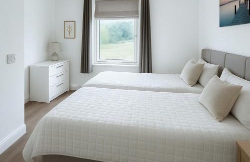 Ipswich Apartment | Spacious 6BDR House By Homestyles Hosts Short Lets & Serviced Accommodation Ipswich Near Town Centre With Free Parking
