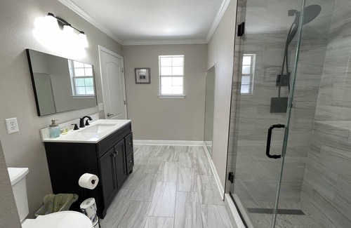 Northwest Pensacola House | Spacious 6BR Home Perfect for Large Family Getaway