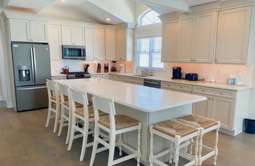 Sea Isle City Villa | Spacious 7-bedroom Beachfront Villa In Fantastic Sea Isle City With WiFi, AC