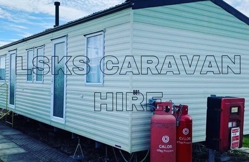 Ingoldmells House | Spacious 8 Berth 3 Bedroom Caravan for Hire! Seaview Holiday Home Park. By Beach