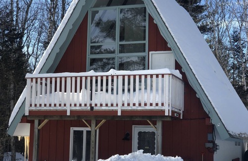 Stratton and Bromley Ski Areas House | Spacious A-Frame chalet, minutes to Stratton Mountain, Winhall, VT