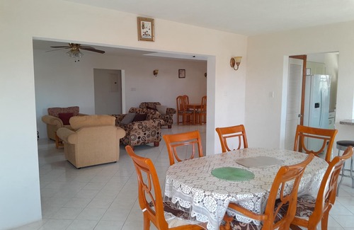 Atlantic Shores House | Spacious Air Conditioned 4 bed detached house near Miami Beach