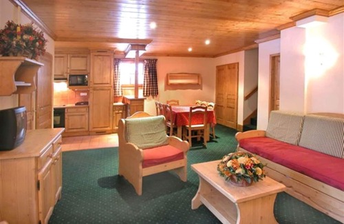 Les Deux Alpes Apartment | Spacious Alpine Apartment