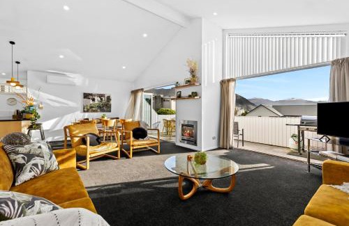 Wanaka Villa | Spacious Alpine View Resort