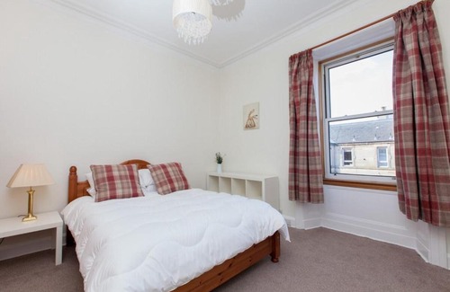 Merchiston Apartment | Spacious and Bright Polworth Flat