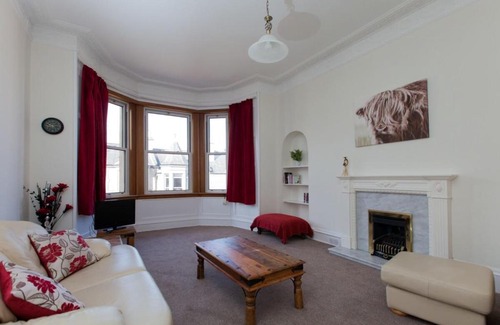 Merchiston Apartment | Spacious and Bright Polworth Flat