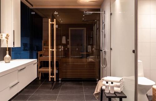 Punavuori Apartment | Spacious and central apartment with private sauna