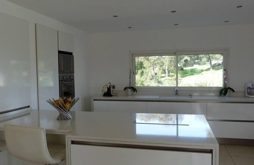 Lecci House | Spacious and comfortable modern villa