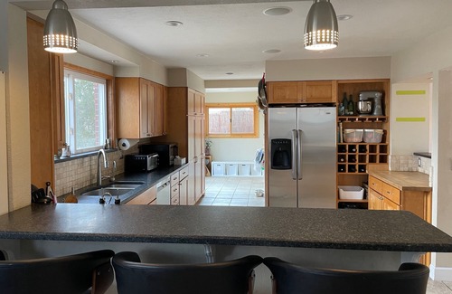 South Boulder House | Spacious and Comfy Optimal Location w Hot Tub & Home Theater