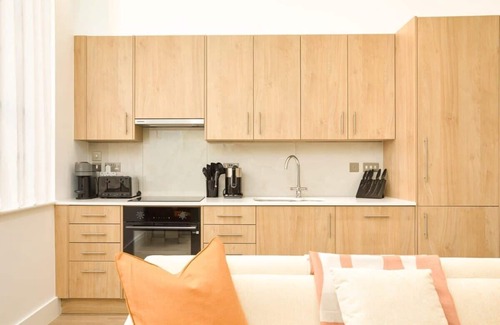 St. Johns Wood Apartment | Spacious and contemporary apartment in Marylebone