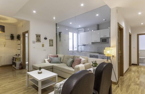 Bilbao City Centre Apartment | Spacious and cosy in the Azkuna Centre