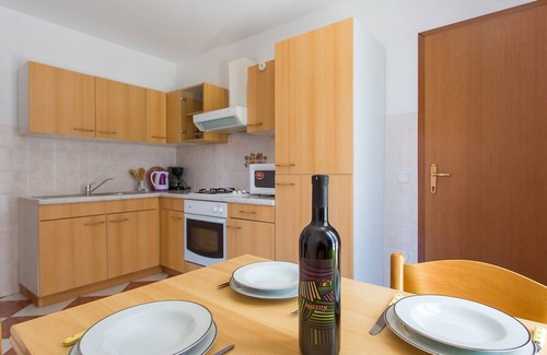 Spadici Apartment | Spacious and fully equipped one bedroom apartment in a great location in Porec near the beach