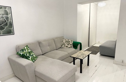 Alppiharju Apartment | Spacious and fun Helsinki-Kallio