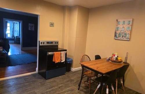 Meriden Apartment | spacious and indulging