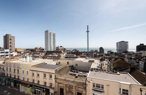 Montpelier Apartment | Spacious and luxe two king bedroom sea-view apt