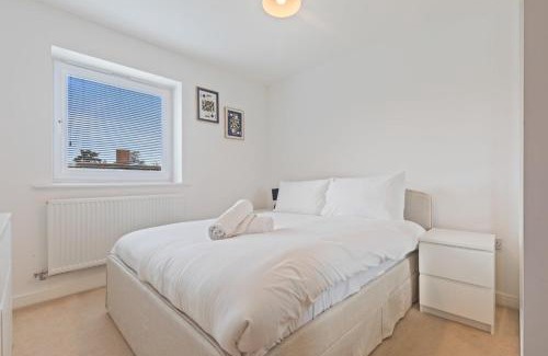 Sutton Coldfield Apartment | Spacious and Modern 2BR Stay Free Parking and WiFi