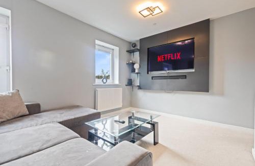 Sutton Coldfield Apartment | Spacious and Modern 2BR Stay Free Parking and WiFi