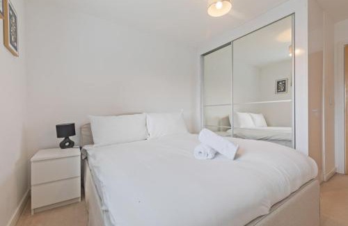Sutton Coldfield Apartment | Spacious and Modern 2BR Stay Free Parking and WiFi