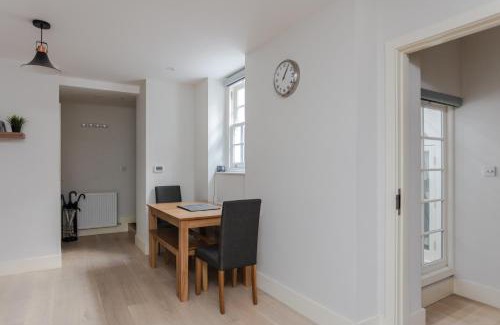 Pimlico Apartment | Spacious and Modern Apartment in Pimlico