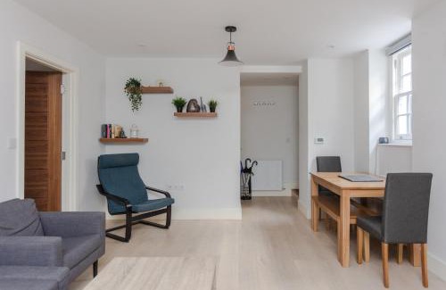 Pimlico Apartment | Spacious and Modern Apartment in Pimlico
