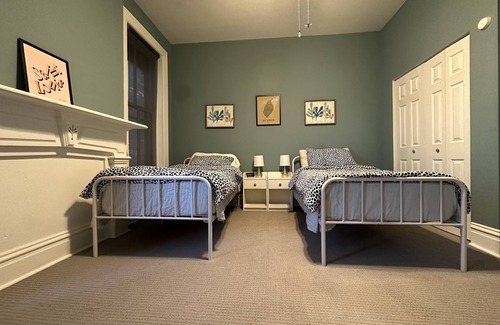 Benton Park Apartment | Spacious and pet friendly apartment in historical and central location