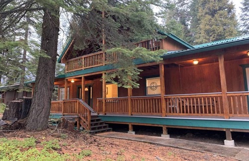 Shaver Lake Cabin | Spacious and Serene 4-bedroom cabin in enchanting Shaver Lake with WiFi