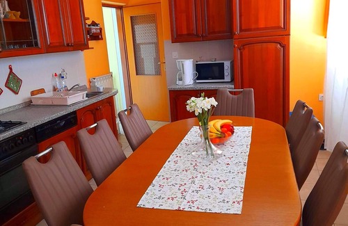 Rab Apartment | Spacious and Sunny Apartment on Island Rab