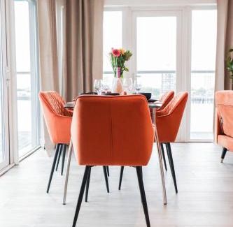 Woolwich Riverside Apartment | Spacious and Sunny Flat l River Balcony View !