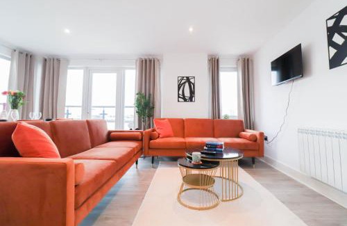 Woolwich Riverside Apartment | Spacious and Sunny Flat l River Balcony View !