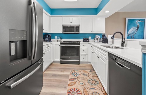 North Myrtle Beach Condo | Spacious and stylish condo is perfect for a beach getaway full of adventure, relaxation, and fun.