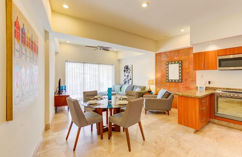 Emiliano Zapata Condo | Spacious and well-appointed Zona Romantica Condo, Pool, Rivera Molino