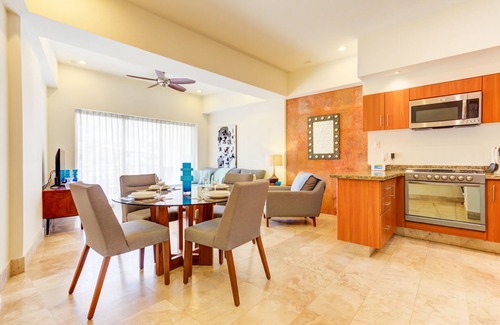 Emiliano Zapata Condo | Spacious and well-appointed Zona Romantica Condo, Pool, Rivera Molino