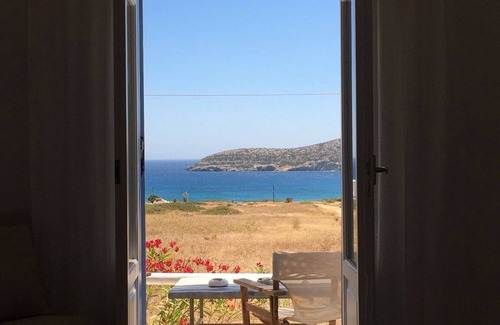 Antiparos Villa | Spacious Antiparos Apartment | 2 Bedrooms | Apartment Mon Cala | Amazing Sea.