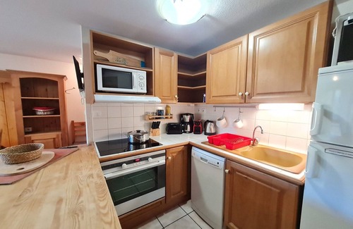 Les Deux Alpes Apartment | Spacious Apartment with Balcony