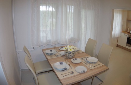 Rakalj Apartment | Spacious Apartment in Rakalj with Garden