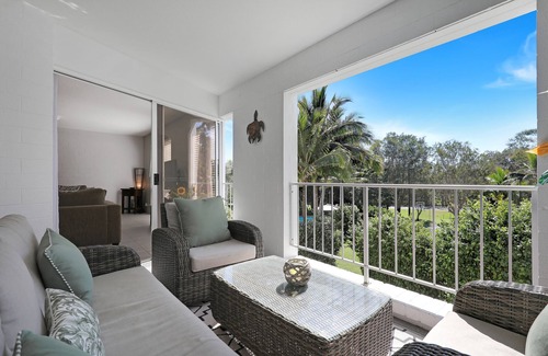 Point Lookout Apartment | Spacious apartment in very well maintained complex. Walk to beach.