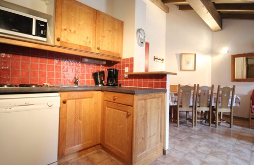 Val Cenis Apartment | Spacious Apartment for 6 with Balcony, Parking & Ski-In/Ski-Out Access