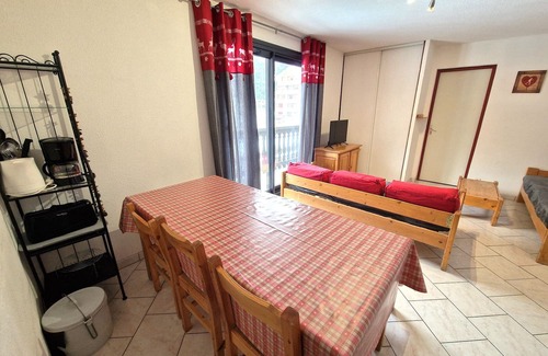Valfrejus Apartment | Spacious apartment 8 ppl, Valfréjus center, balcony