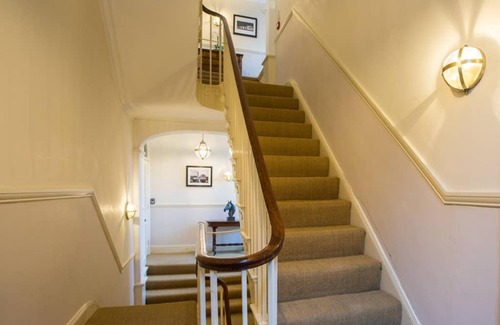 Gloucester Apartment | Spacious Apartment Close To Gloucester Quays And Docks