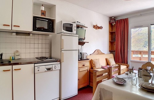 Les Bruyeres Apartment | Spacious Apartment · Ski-In/Ski-Out · West-Facing Terrace · Parking Included