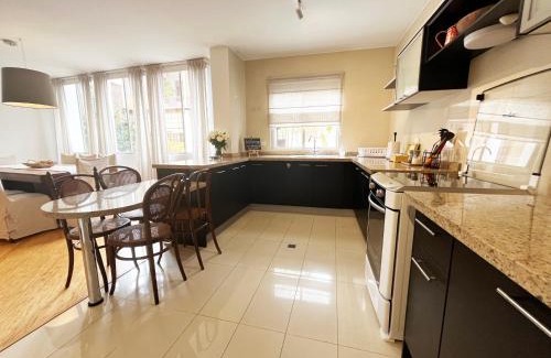 Centro Historico Apartment | Spacious Apartment in Colonial Quito