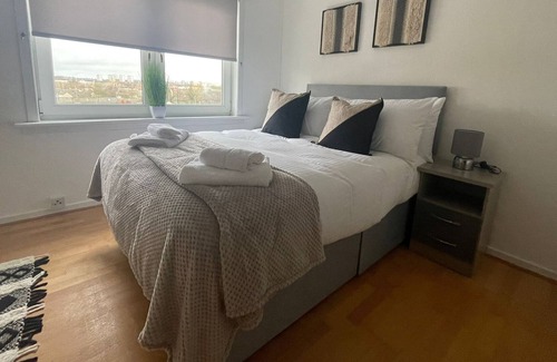 Glasgow House | Spacious Apartment in Glasgow