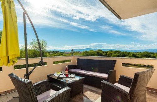 Sabljici Apartment | Spacious Apartment in The Croatian Islands