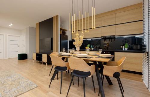Gorce Apartment | Spacious Apartment in Warsaw with Balcony and Parking by Noclegi Renters