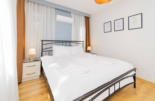 Lara Apartment | Spacious Apartment near Lara Beach in Muratpasa