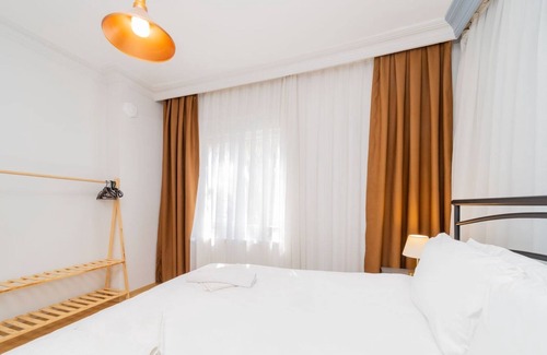 Lara Apartment | Spacious Apartment near Lara Beach in Muratpasa