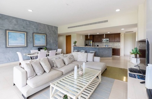 El Palmar Condo | Spacious apartment w/3 Bdr + 3.5 bthr in Luxury Residence & Beach Club Access ☀️🌊