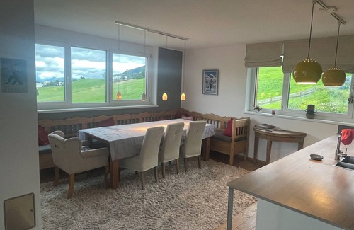Grinzens Apartment | Spacious apartment with fantastic mountain views