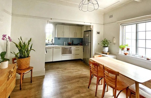 Randwick Apartment | Spacious apartment with rooftop at Coogee Beach