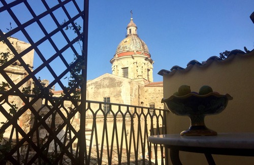 Albergheria Apartment | Spacious apartment with terrace in the heart of Palermo's historical old town